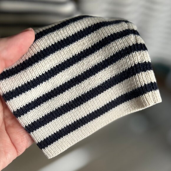 Goodclothes Nautical Deep Navy, Red, White Sweater w/ Button Detail Womens Sz M - Picture 7 of 10